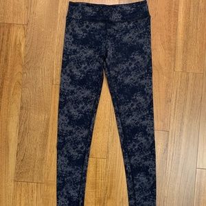 ALO yoga tights, 27" inseam, S but also fits slim M *LIKE NEW*